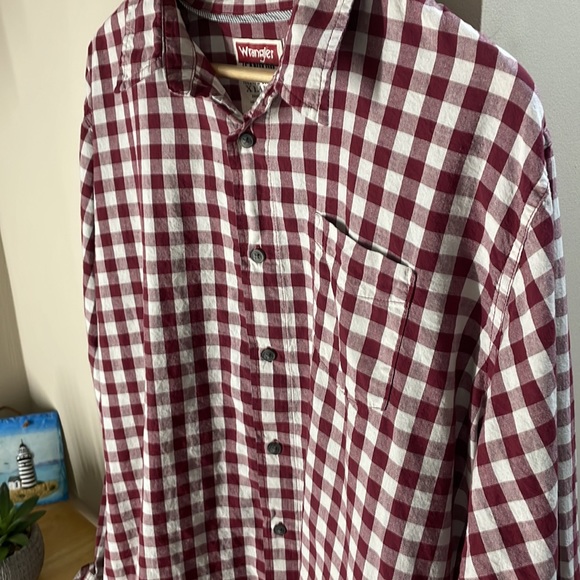 Wrangler plaid button down - Picture 3 of 11
